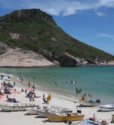 Discussão termina com homem baleado na Praia do Recreio