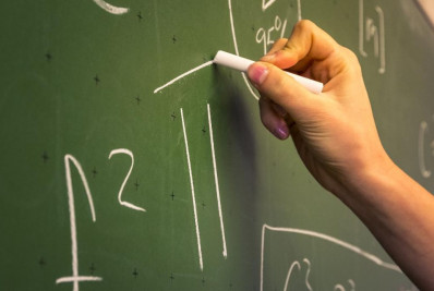 Escolas agora devem exigir antecedentes criminais de professores