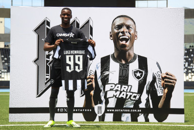 Luiz Henrique explica escolha pela camisa 99 no Botafogo