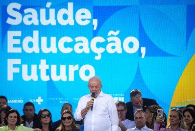 Lula anuncia investimentos nas áreas de educação e saúde de Belford Roxo: 'Quero cuidar do povo'