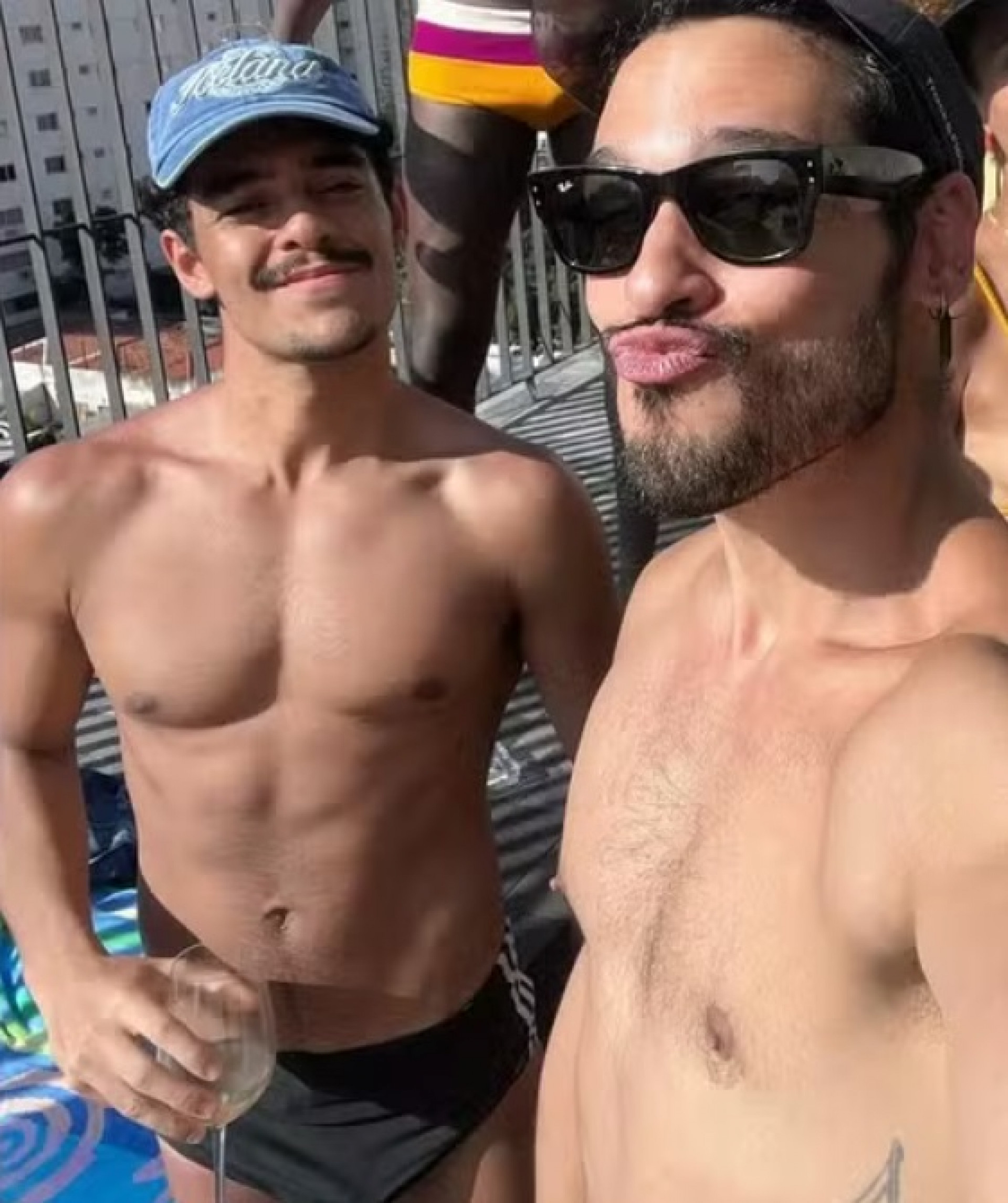 Igor Fernandez (de boné) e Bruno Fagundes - Reprodução Internet