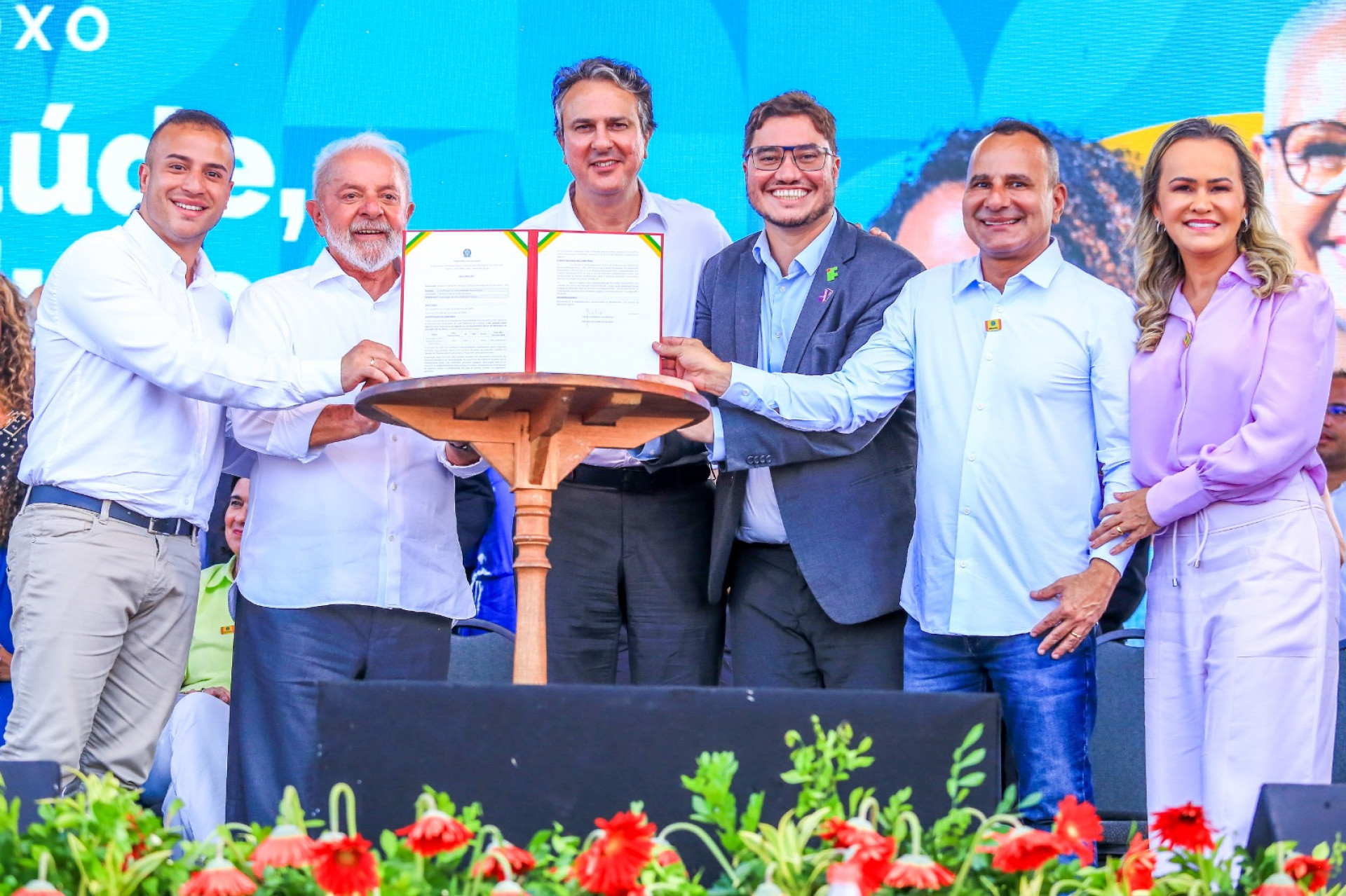 Matheus Carneiro, Lula, Camilo Santana, Rafael Almada, Waguinho e Daniela do Waguinho lançam as obras da nova sede do IFRJ Campus Belford Roxo - Rafael Barreto/PMBR