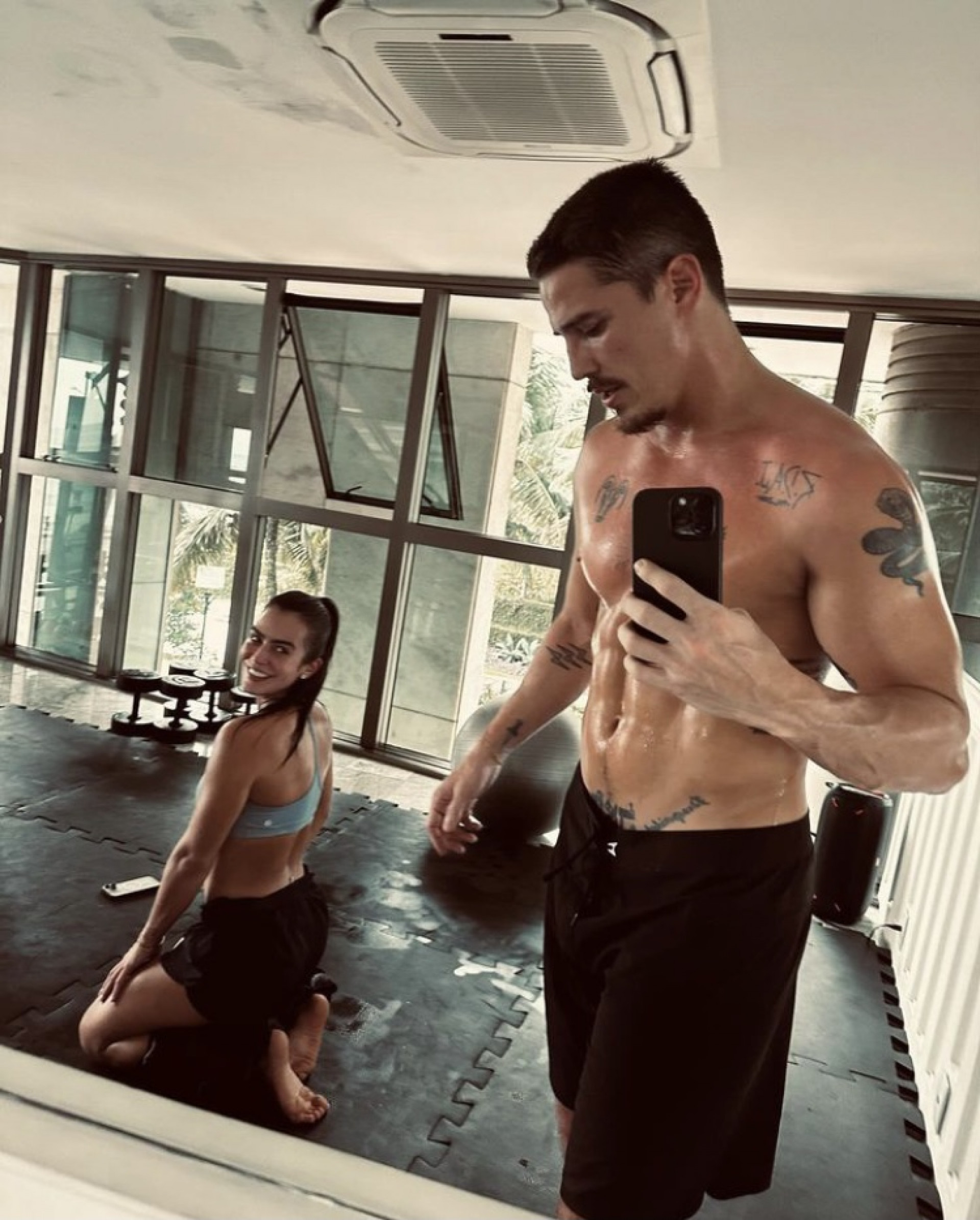 Romulo Arantes Neto e a noiva, Mari Saad - Reprodução / Instagram