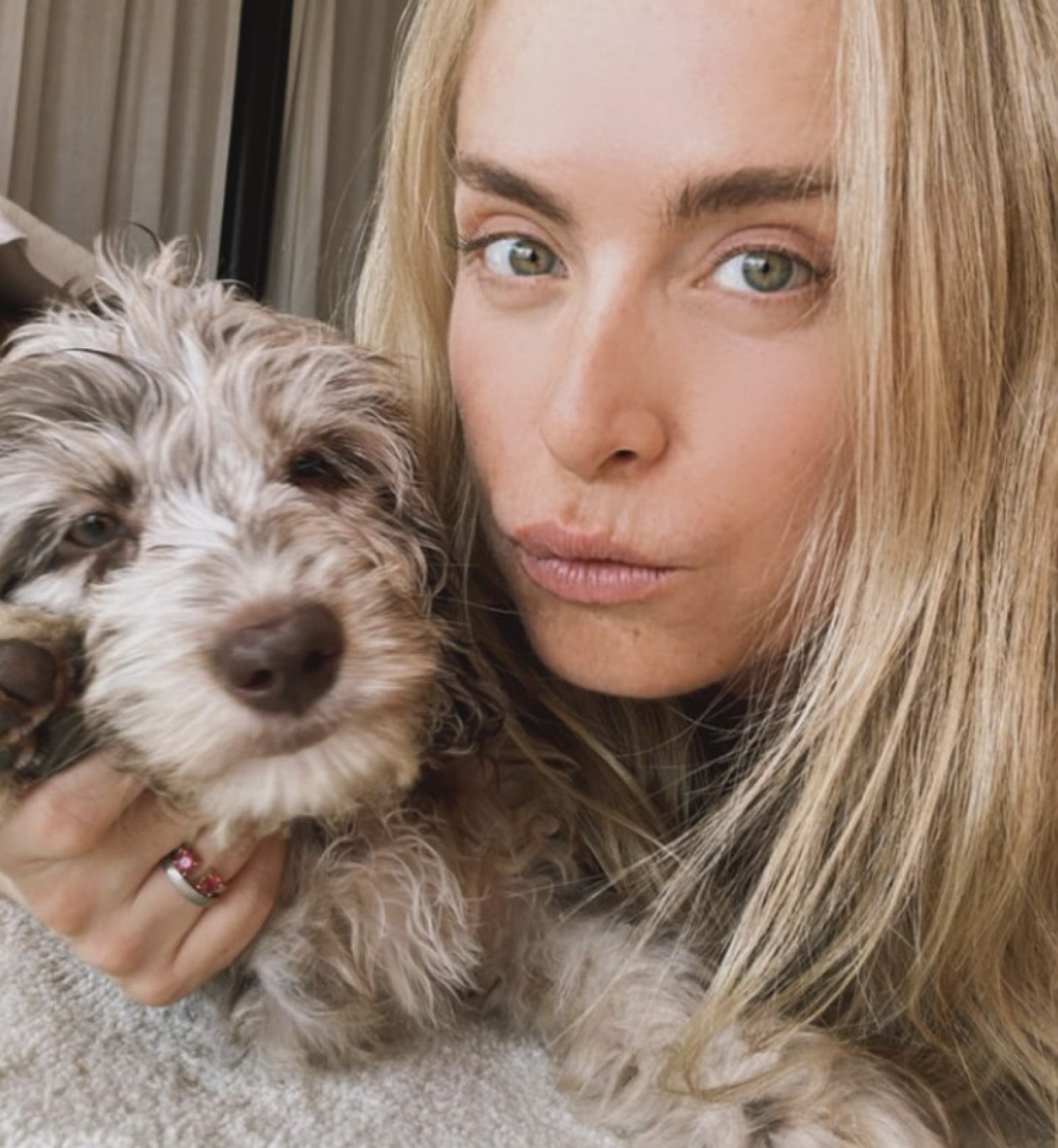 Angélica e Tereza, sua nova cachorrinha - Reprodução / Instagram