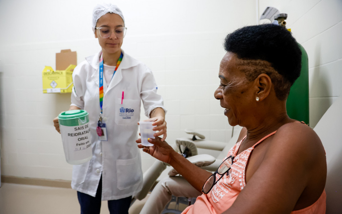  Sidn&eacute;ia Campos buscou o novo polo com febre e dor no corpo - Edu Kapps / SMS