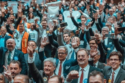 Entidades dos setores de turismo e evento se reúnem em ato em defesa da Perse