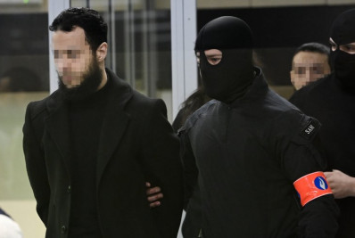 Autor dos ataques terroristas na França em 2015 é transferido para a Bélgica