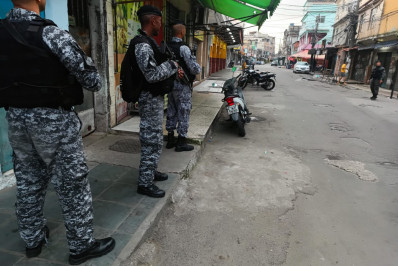 Comunidades das zonas Norte e Oeste amanhecem com operações da PM