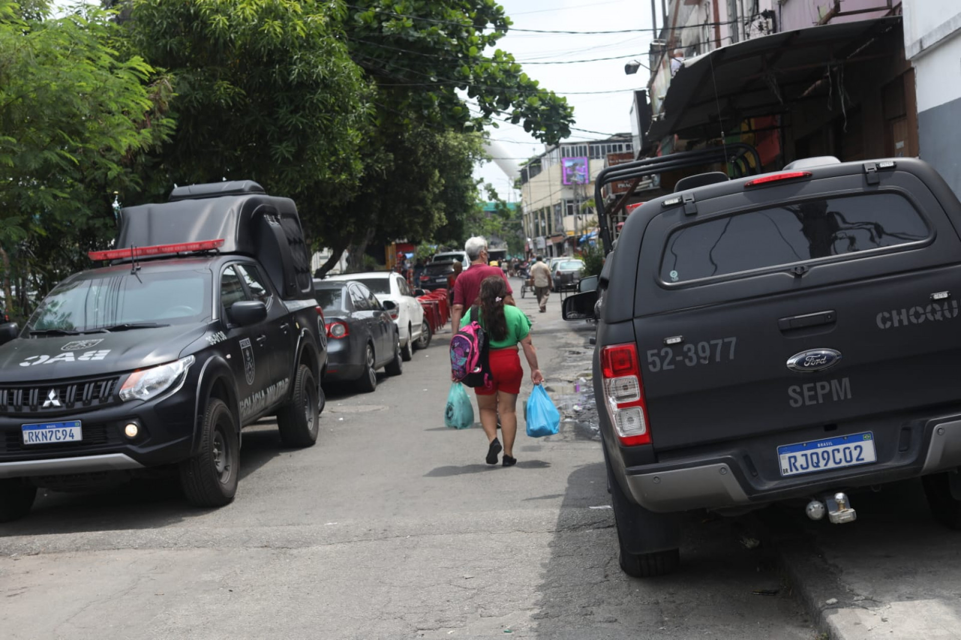 Policiais do Batalhão de Choque fazem uma operação em comunidades do Complexo da Maré
 - Pedro Ivo / Agência O Dia