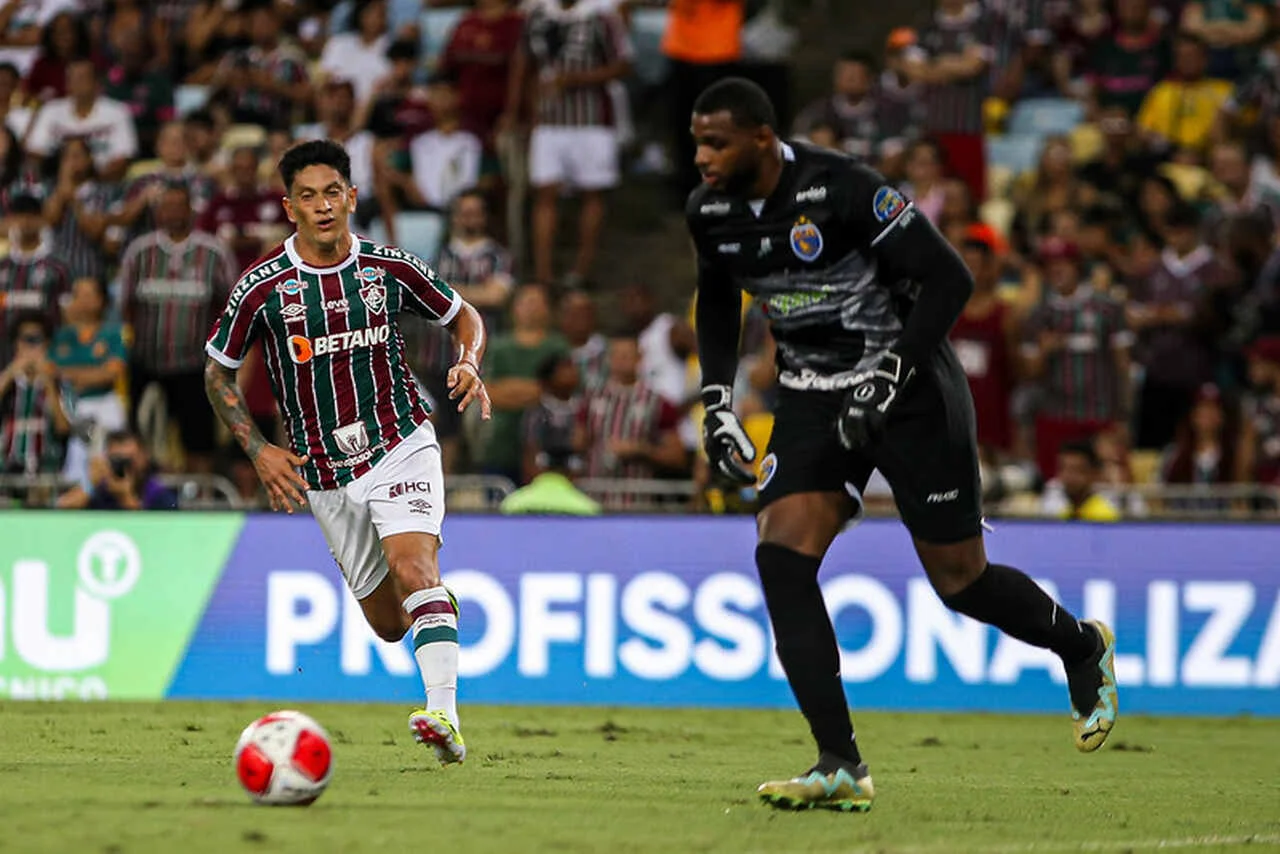 Cano marca lindo gol, e Fluminense vence o Sampaio Corrêa na volta ao Maracanã