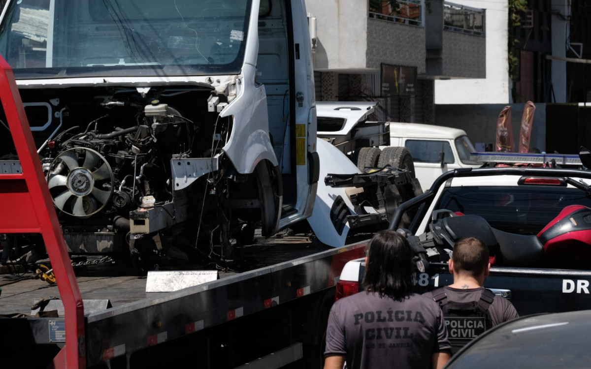 Motos e peças de carros são apreendidas durante operação no Complexo da Maré, na Zona Norte do Rio