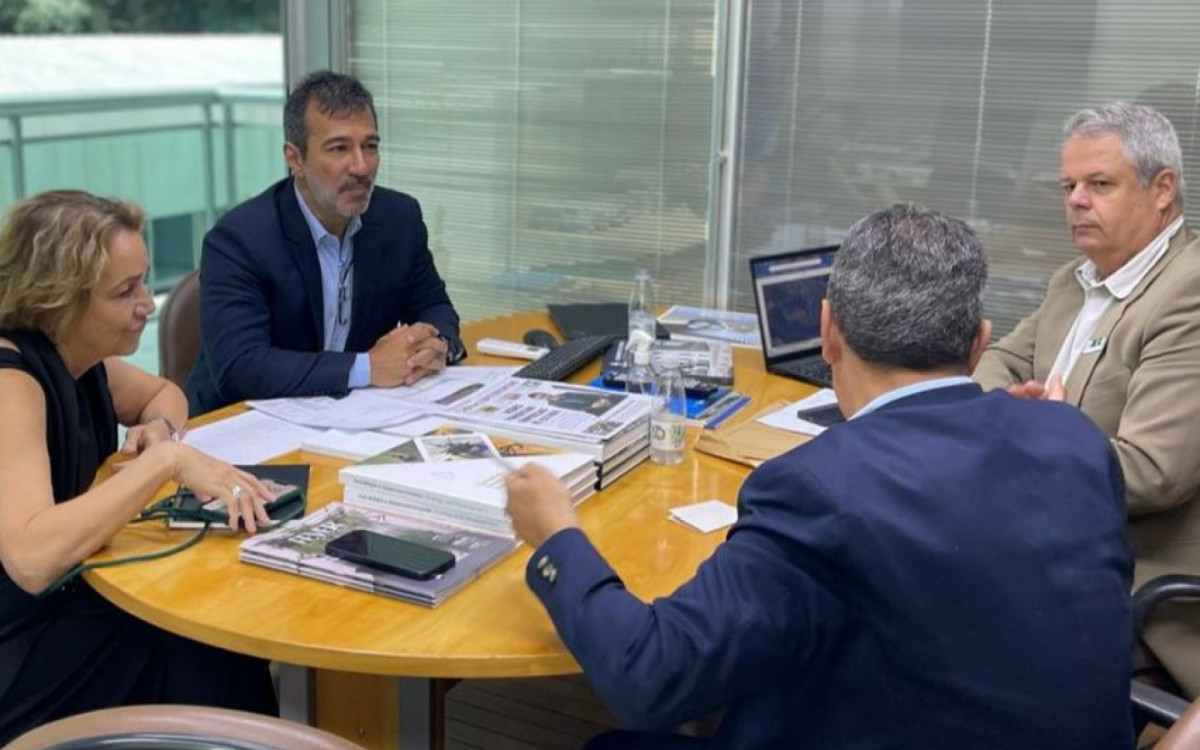 Prefeito entrega projeto do Parque Empresarial e Tecnológico de Casimiro de Abreu ao Governo do Estado