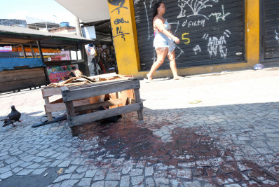 PM instaura inquérito para apurar morte de jovem baleado à queima-roupa na Maré