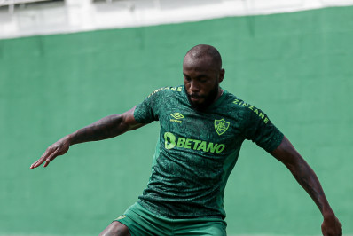 Manoel evolui em recuperação, mas deve desfalcar Fluminense em estreia no Brasileiro