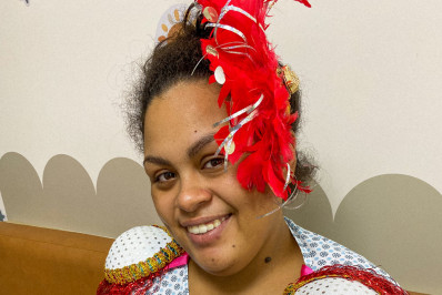 Fotos com recém-nascidos da maternidade do Azevedo Lima homenageiam escolas de samba