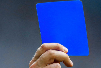 Ideia do cartão azul no futebol deve ser retirada de pauta em congresso