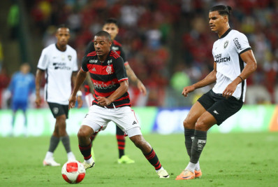 De La Cruz sente o ombro contra o Botafogo e será reavaliado pelo Flamengo