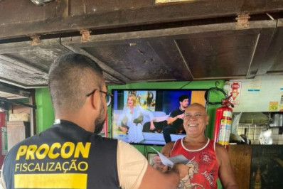 Procon de Arraial do Cabo realiza ação de orientação nas praias da cidade