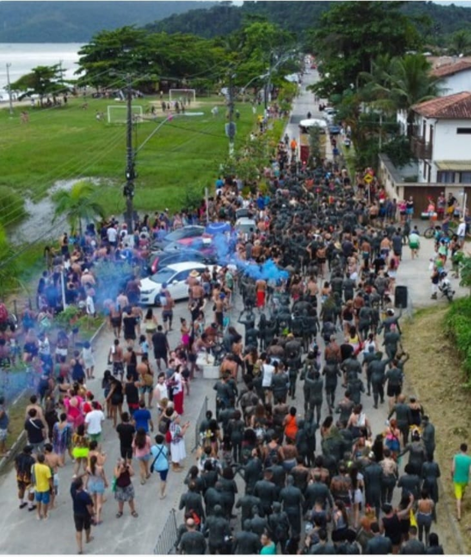 Foli&otilde;es tomam as ruas do centro hist&oacute;rico - Divulga&ccedil;&atilde;o/reprodu&ccedil;&atilde;o rede social