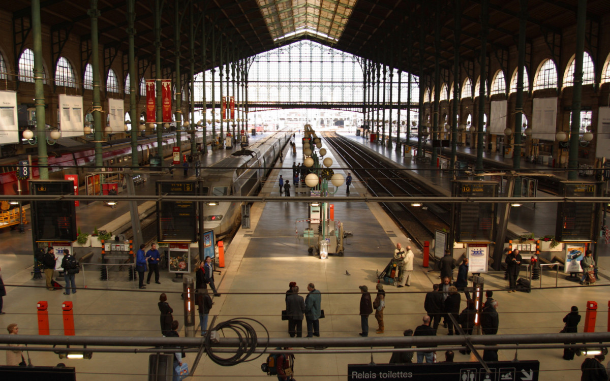 Visão panorâmica da estação Gare du Nord, em Paris