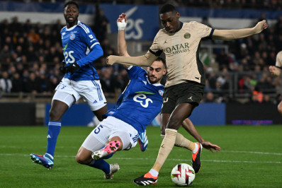 Jogador relembra pressa no acerto com o PSG: 'Nem li o contrato, apenas assinei'