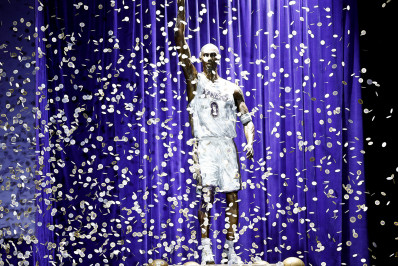 Lakers inaugura estátua de Kobe Bryant em Los Angeles