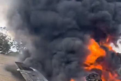 Queda de jato particular em estrada dos EUA deixa dois mortos