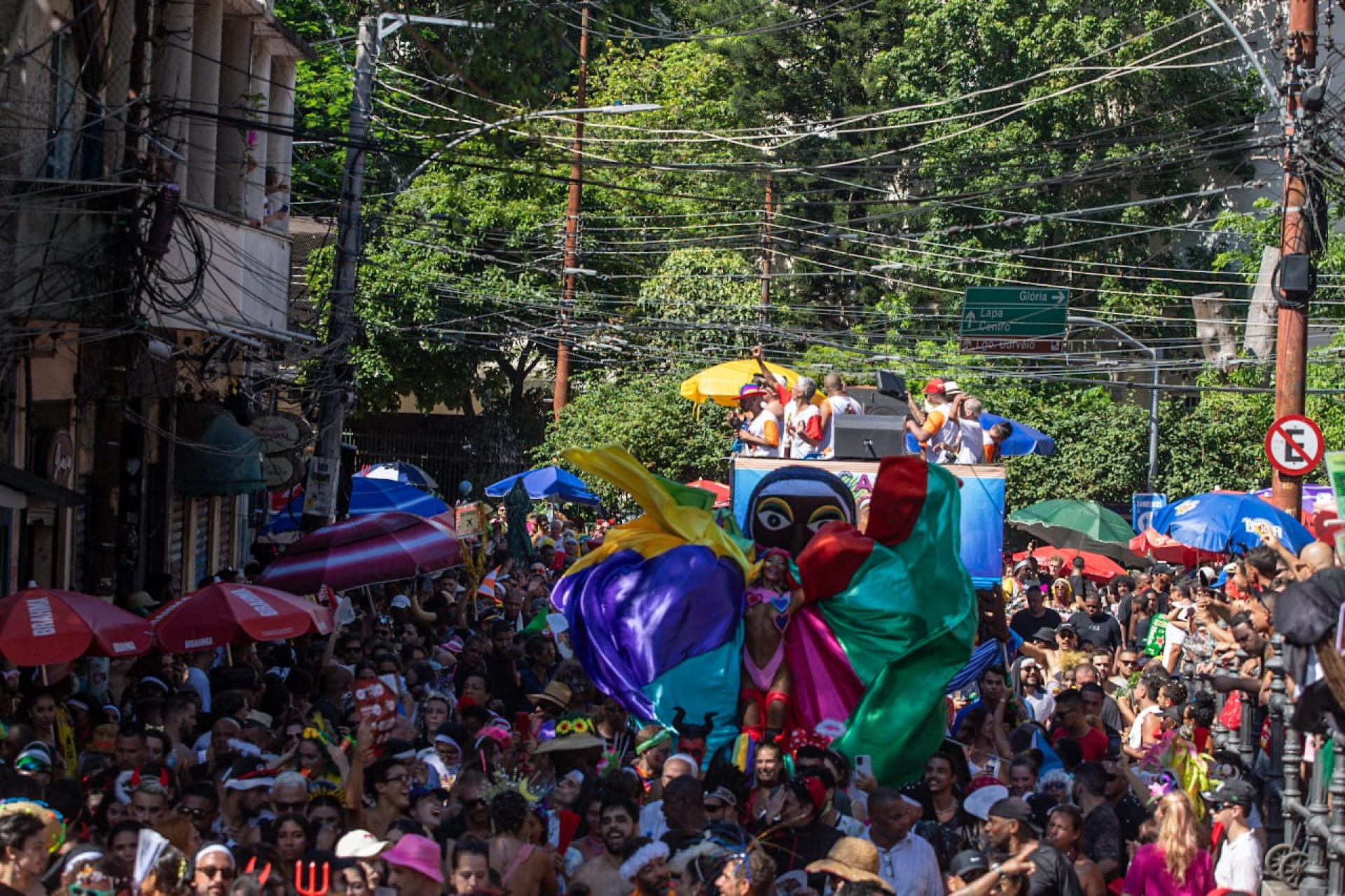 Bloco das Carmelitas ficou lotado de foliões nesta sexta-feira - Renan Areias / Agência O Dia