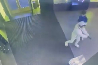 Adolescente suspeito de atirar em turista brasileira em Nova York é apreendido