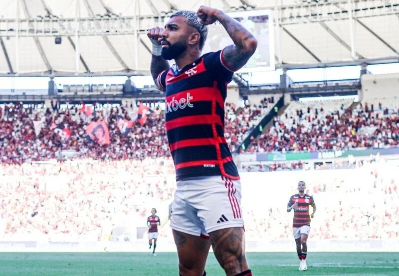 Flamengo cai na folia e vence o Volta Redonda no Maraca