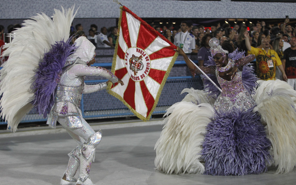 Desfile do Grupo Especial Carnaval 2024 - Desfile da G.R.E.S Unidos do Porto da Pedra, na Avenida Marquês de Sapucaí, no Centro do Rio de Janeiro, neste domingo (11). Foto: Reginaldo Pimenta/Agência O Dia