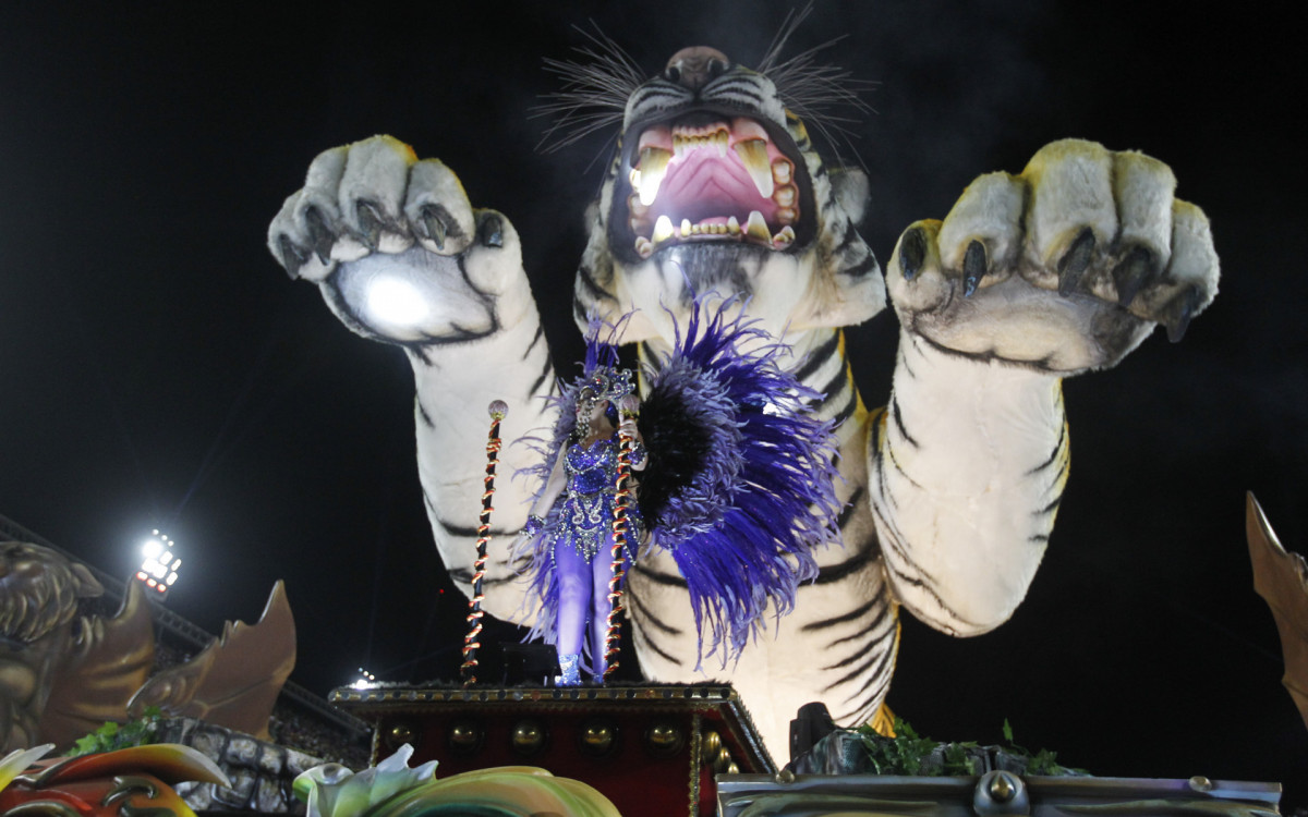 Desfile do Grupo Especial Carnaval 2024 - Desfile da G.R.E.S Unidos do Porto da Pedra, na Avenida Marquês de Sapucaí, no Centro do Rio de Janeiro, neste domingo (11). Foto: Reginaldo Pimenta/Agência O Dia
