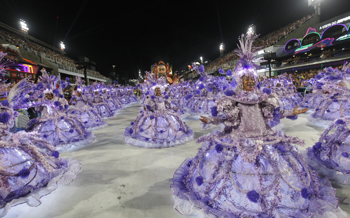 Desfile do Grupo Especial Carnaval 2024 - Desfile da G.R.E.S Unidos do Porto da Pedra, na Avenida Marquês de Sapucaí, no Centro do Rio de Janeiro, neste domingo (11). Foto: Reginaldo Pimenta/Agência O Dia