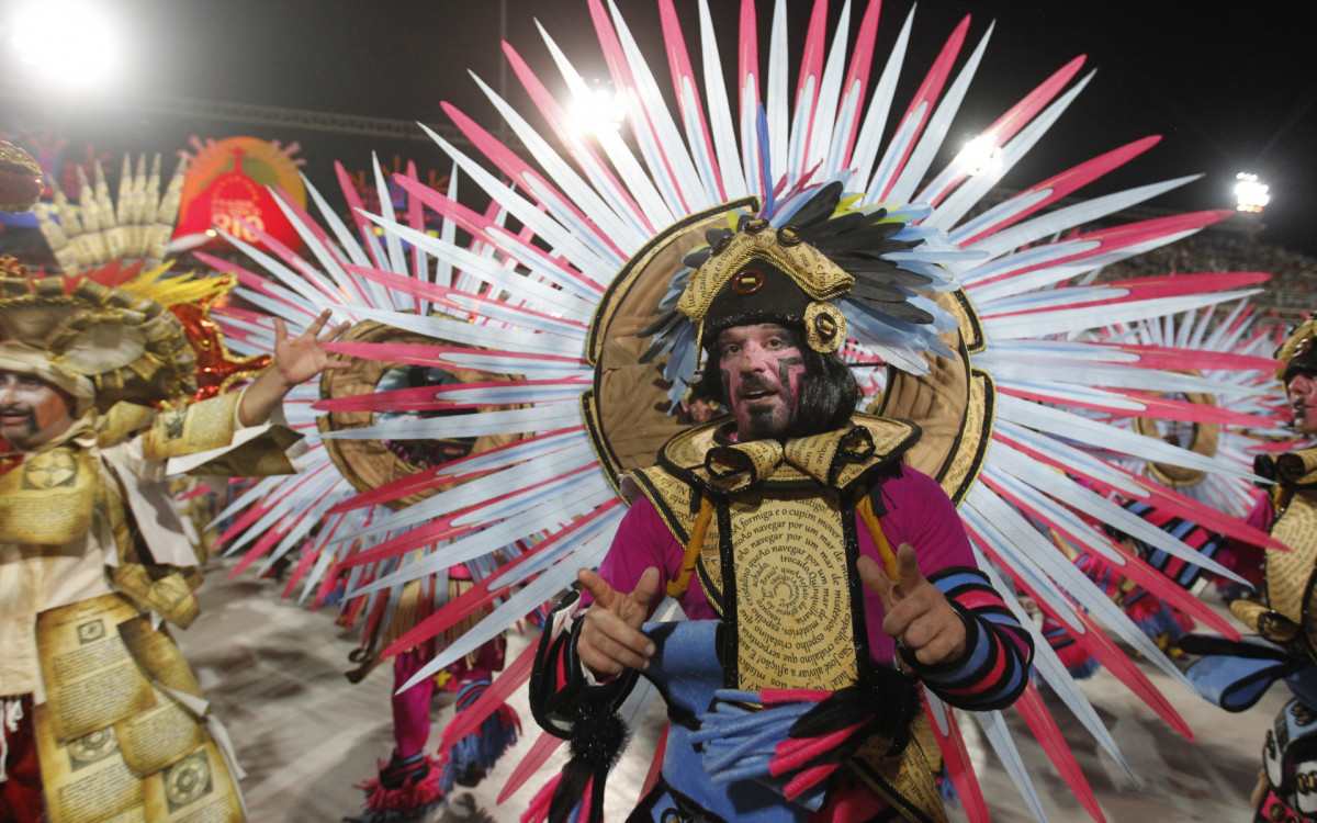 Desfile do Grupo Especial Carnaval 2024 - Desfile da G.R.E.S Unidos do Porto da Pedra, na Avenida Marquês de Sapucaí, no Centro do Rio de Janeiro, neste domingo (11). Foto: Reginaldo Pimenta/Agência O Dia