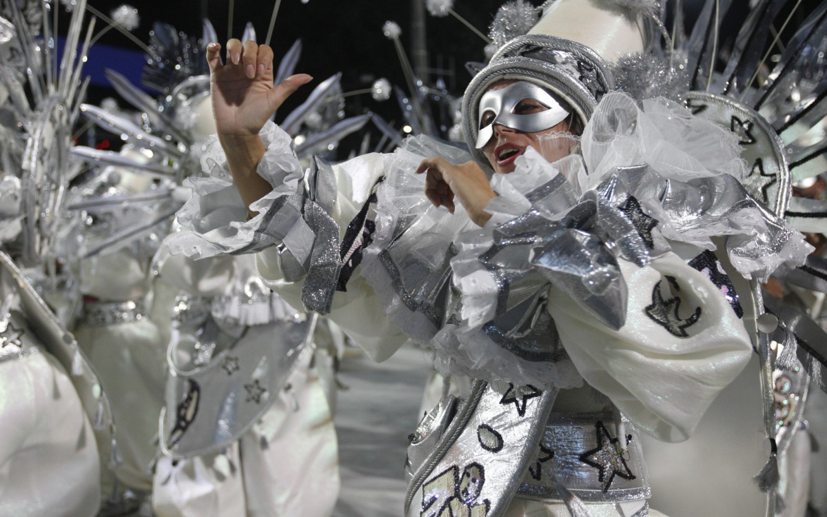 Desfile do Grupo Especial Carnaval 2024 - Desfile da G.R.E.S Unidos do Porto da Pedra, na Avenida Marquês de Sapucaí, no Centro do Rio de Janeiro, neste domingo (11). Foto: Reginaldo Pimenta/Agência O Dia