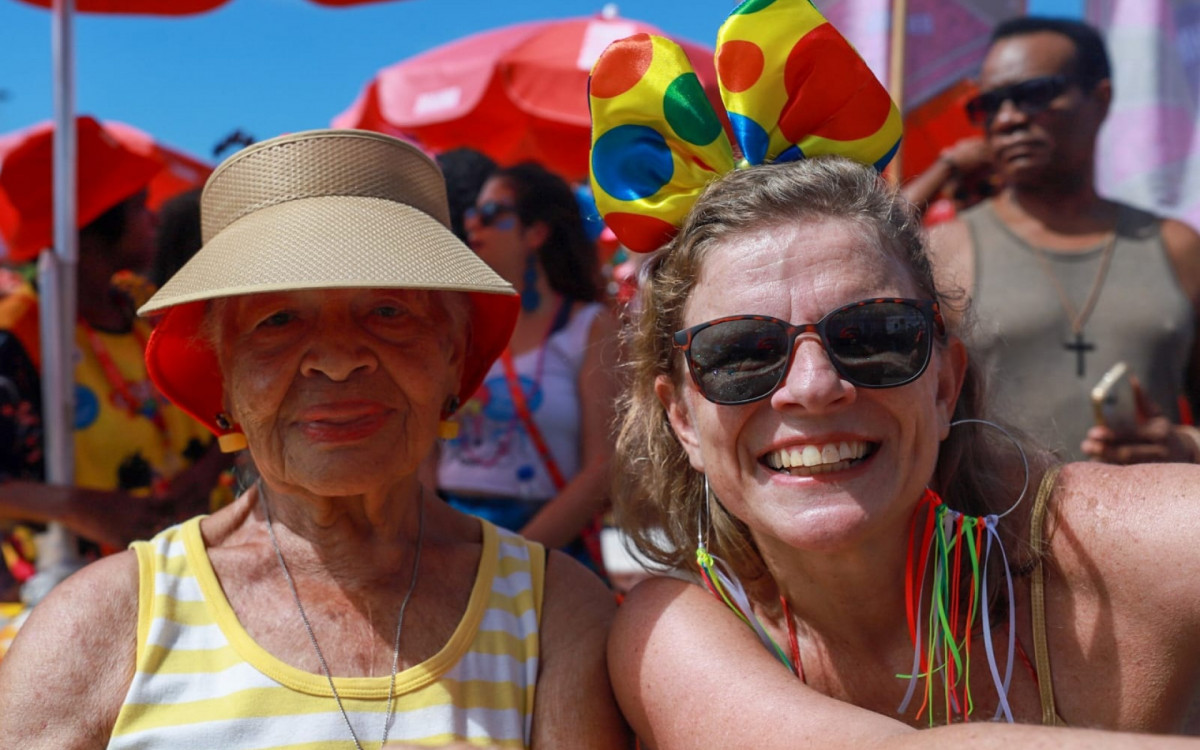 Maria José, de 88 anos, mostrou disposição e compareceu ao bloco