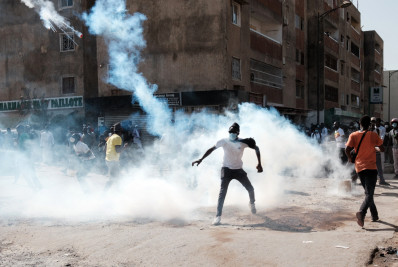 Protestos contra adiamento das eleições deixam pelo menos três mortos no Senegal