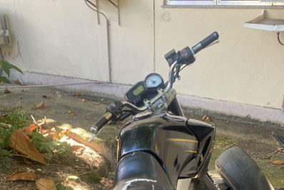 PM prende dois criminosos com réplica de pistola e motocicleta em Belford Roxo