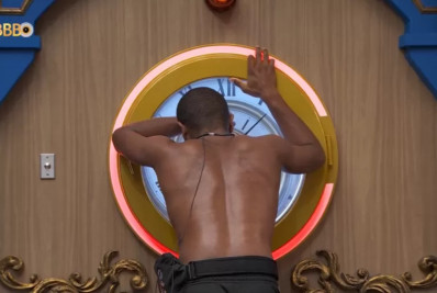 'BBB 24': Davi ameaça desistir do reality e é consolado por Isabelle 