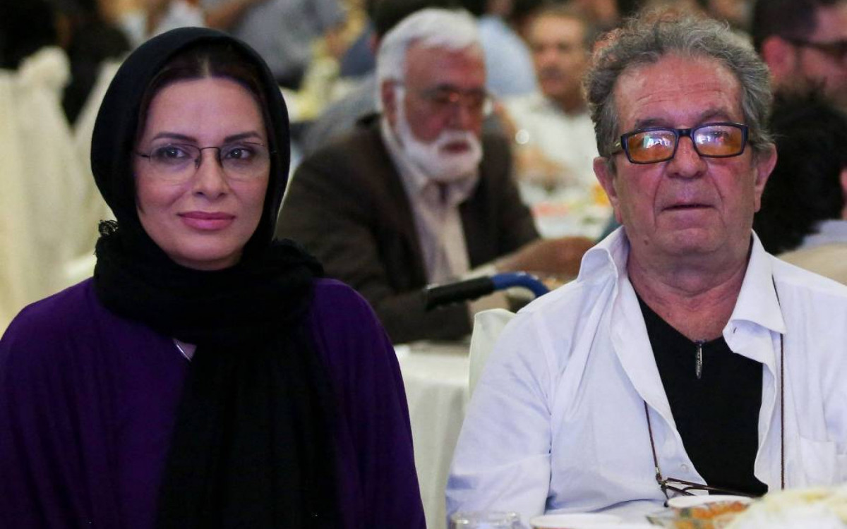 Mehrjui e Mohammadifar foram mortos a facadas dentro de casa em Karaj, oeste de Terã