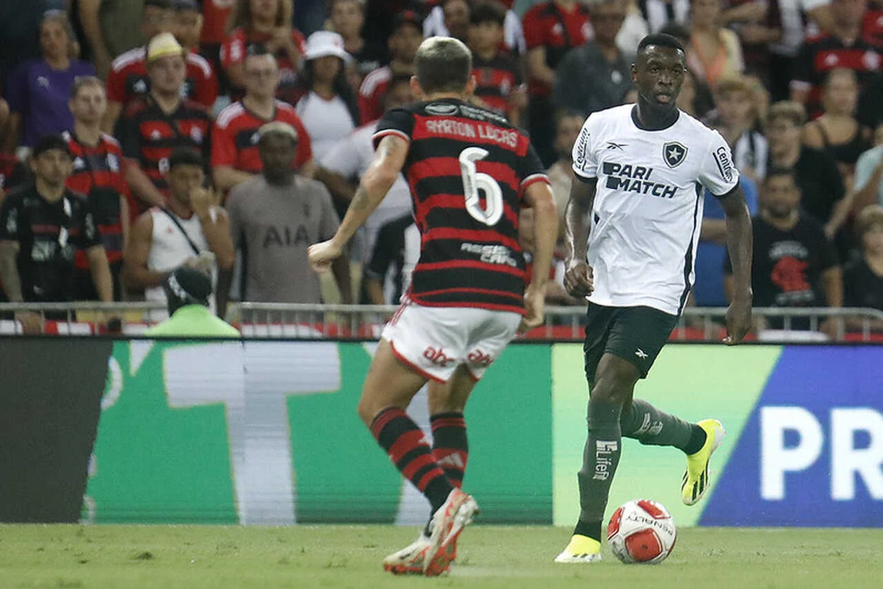 Luiz Henrique conclui pendências na Espanha e se reapresenta ao Botafogo