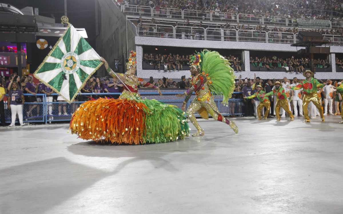 Desfile do Grupo Especial Carnaval 2024 - Desfile da G.R.E.S Independente de Padre Miguel, na Avenida Marquês de Sapucaí, no Centro do Rio de Janeiro, nesta segunda-feira (12). Reginaldo Pimenta/Agência O Dia