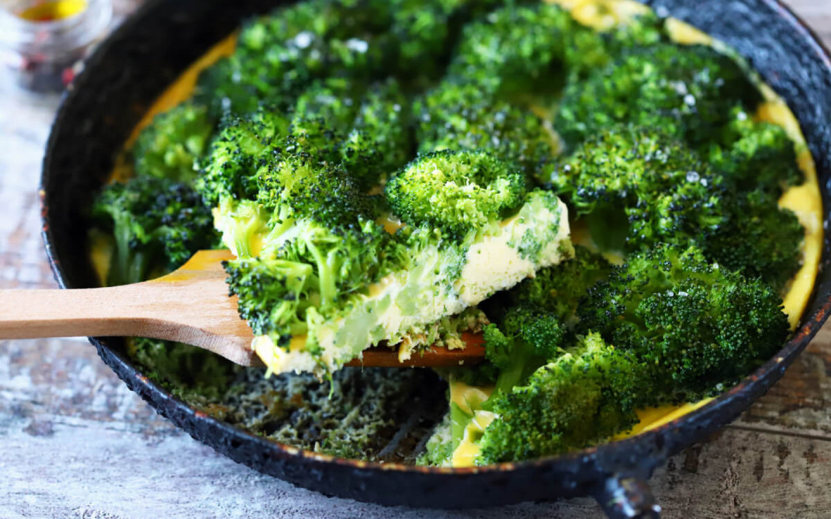 Frittata de brócolis (Imagem: Chatham172 
 | Shutterstock)