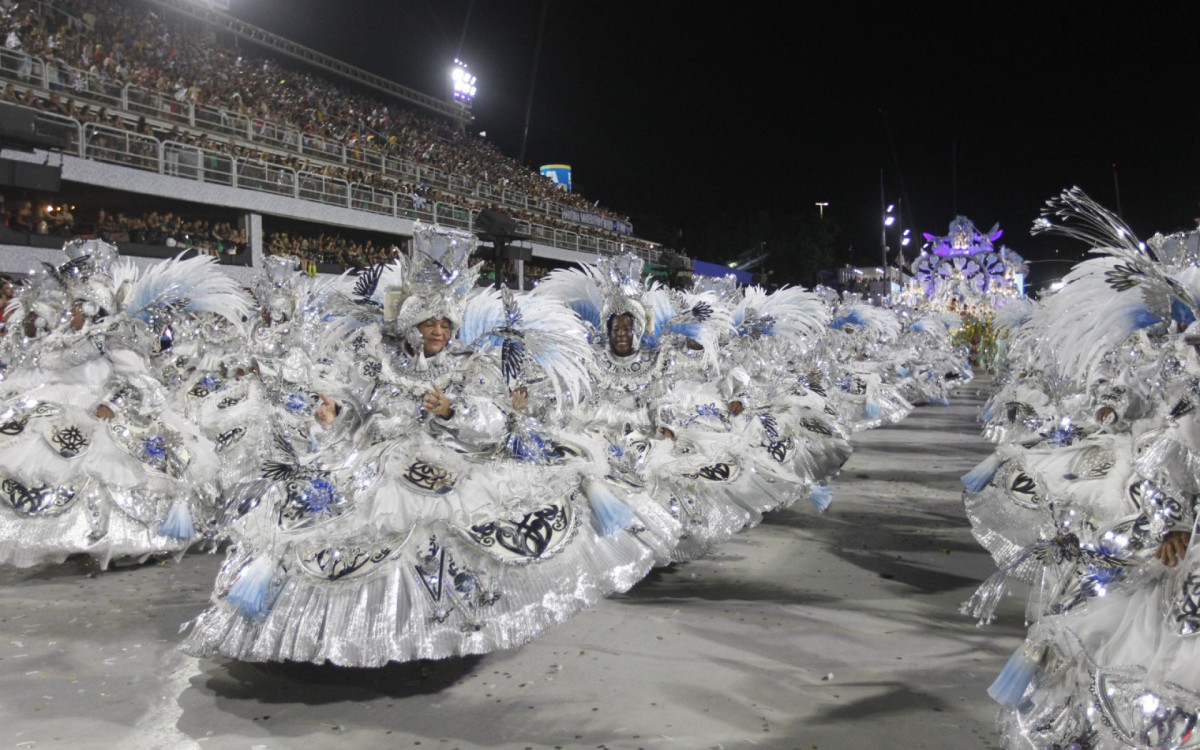 Beija-Flor foi a segunda escola a desfilar neste domingo