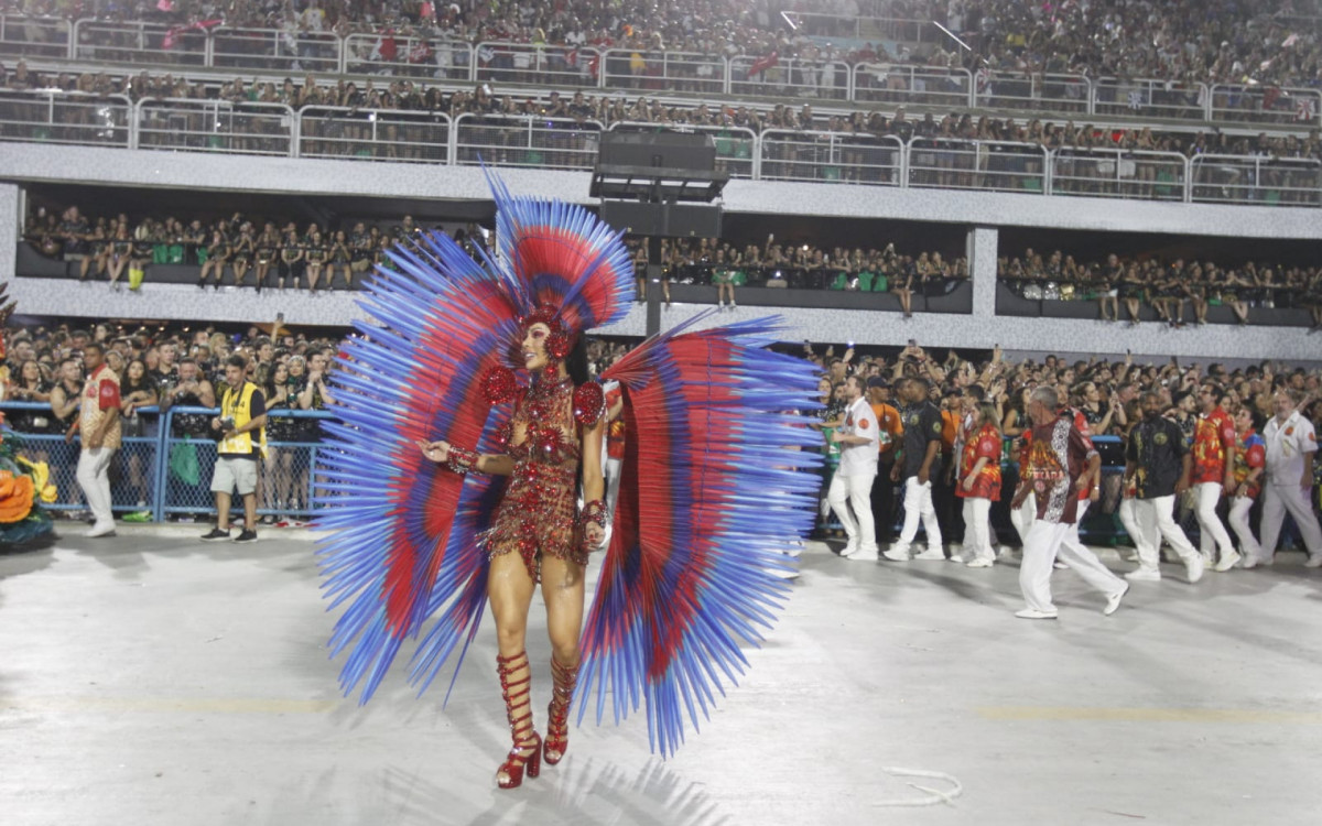 Salgueiro foi a terceira escola a desfilar neste primeiro dia do Grupo Especial