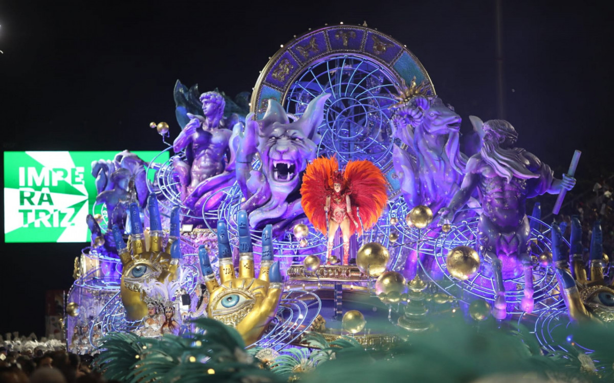 Imperatriz encerrou o primeiro dia de desfiles no Grupo Especial