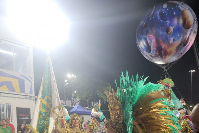 Phelipe Lemos e Rafaela Theodoro fazem bailado romântico na Imperatriz