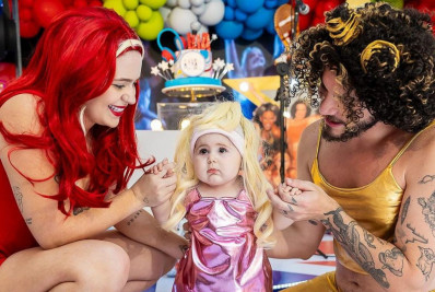 Viih Tube e Eliezer se transformam em Spice Girls em mesversário de Lua