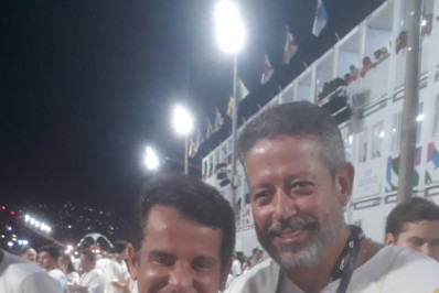 Presidente da Câmara comemora 'estreia' com a Beija-Flor: 'Minha escola do coração'