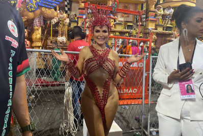 Deolane Bezerra estreia no Carnaval carioca pela Grande Rio: ‘Momento único’